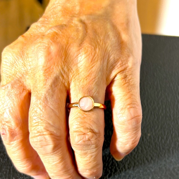 Silpada rose gold ring with soapstone rose small stone. Used for display - Picture 2 of 5